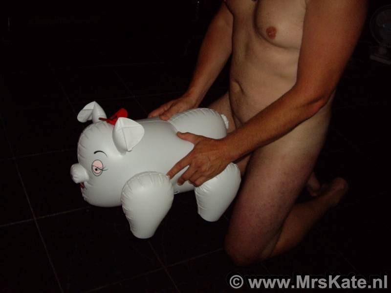 vernedering humiliation Mrs Kate House of SubMission Den Haag